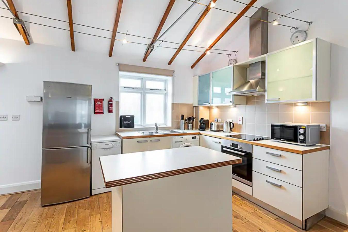 2br , 50